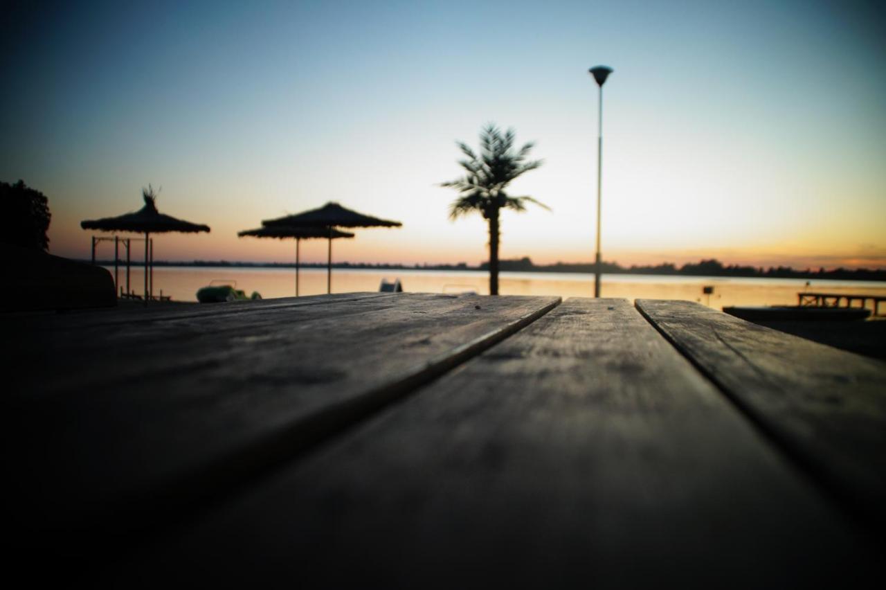 Hotel Marina Nielisz エクステリア 写真